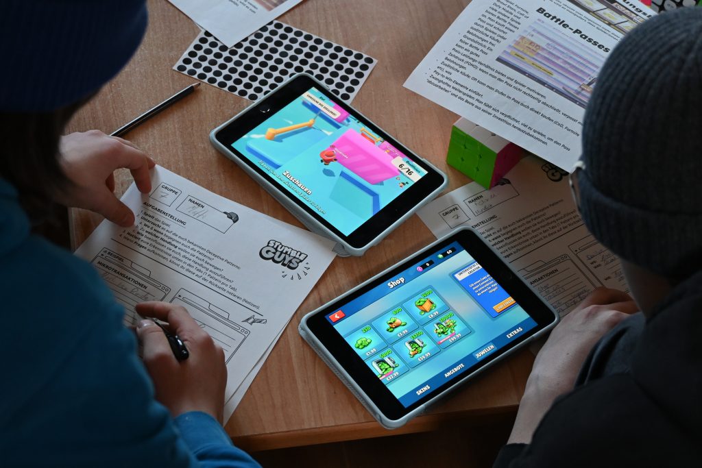 Spielestationen | Unsere Spiele, Unsere Regeln! - Dark Patterns in Videospielen